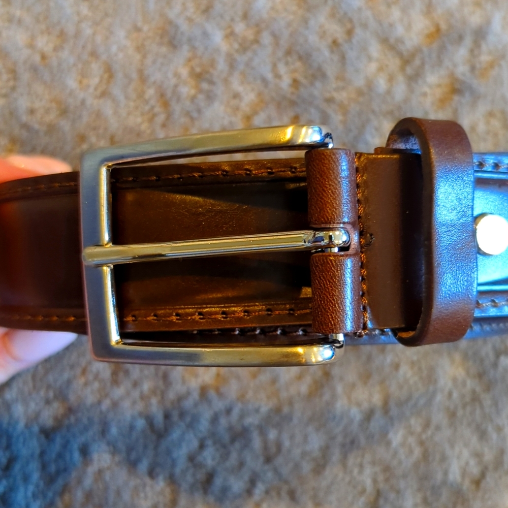 New in Box!  Bongout Men's Leather Belt